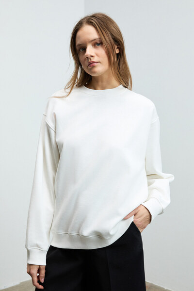 GRIMELANGE Karius women's organic cotton oversize round neck white sweatshirt with fleece lining