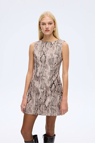 Quzu Αμάνικο Μίνι Φόρεμα με σχέδιο φιδιού καφέ