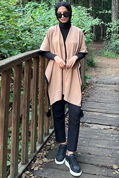 QLAY Oversize Women's Thin Knitwear - Contrast Poncho with Tassels and Stripe Detail