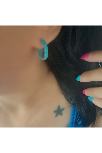 ACAR TAKI حلق دائري من الفولاذ المطلي بالمينا التركوازية - فضي ACR6184