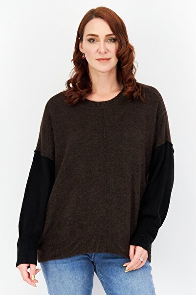 Vince Camuto Women Plus Size Round Neck Long Sleeve Knitted Sweater, Brown Combo