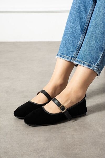 FUGA MODA Bellina black strap gold buckle velvet textured elegant lightweight home slipper