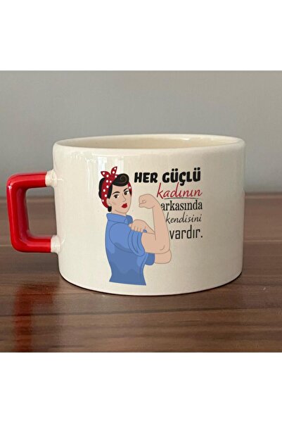 Kırtasiye Ofisi خلف كل امرأة قوية لها نفسها، كوب C مطبوع عليه مقبض أحمر لعيد ...