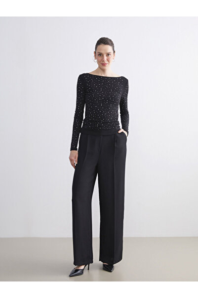 LC Waikiki Γυναικείο μπλουζάκι LCWAIKIKI BasicBlack με λαιμόκοψη σε σχήμα U