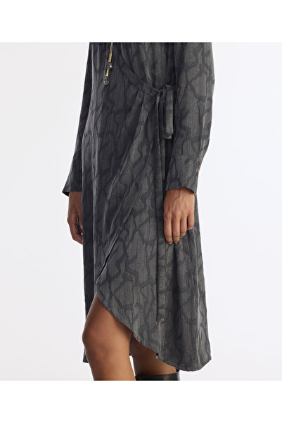 Yargıcı Dar Gömlek Yaka Uzun Kol Elbise