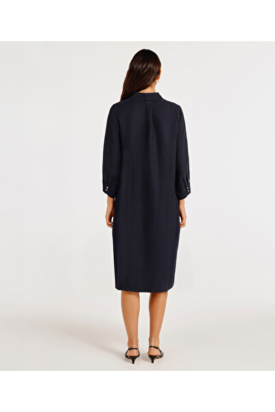 Yargıcı Yaka Detaylı Rahat Kalıp Elbise