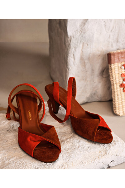 Yargıcı Çapraz Renk Detaylı Deri Topuklu Ayakkabı