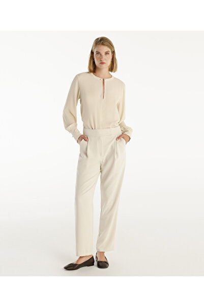 Yargıcı Kemer Detaylı Pantolon