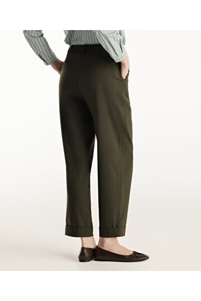 Yargıcı Paça Detaylı Pantolon