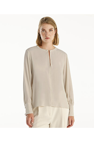 Yargıcı Yaka Detaylı Bluz