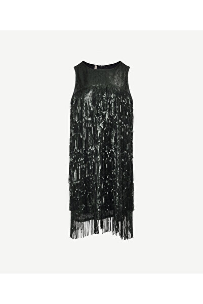 Yargıcı Püsküllü Elbise