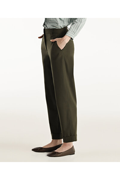 Yargıcı Paça Detaylı Pantolon