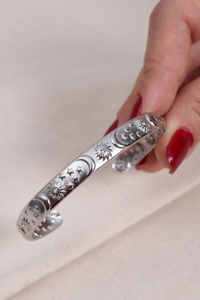 Süspüs Accessories سوار فولاذي فضي اللون مع تصميم هلال ونجمة