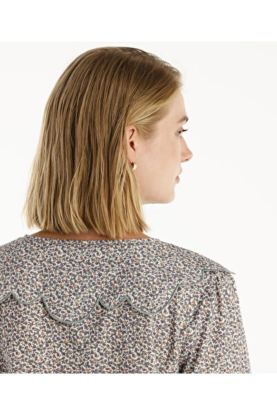 Yargıcı Yaka Detaylı Gömlek