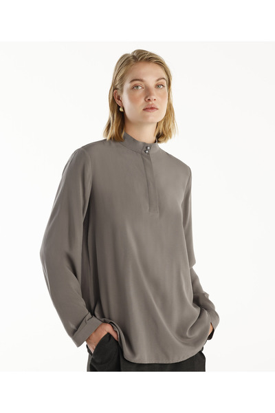 Yargıcı İnci Düğmeli Bluz