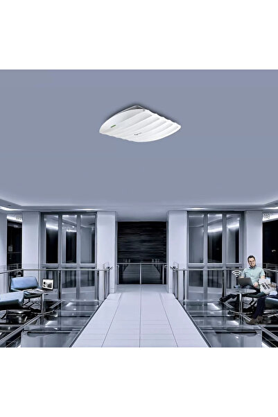 TP-LINK Punct de acces Wi-Fi 5, AC1350 Dual-Band, 4/5 dBi, 1 x RJ45 Gigabit, PoE - Omada EAP223