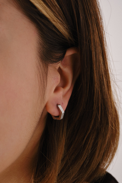 ByFlorya Jewelry Steel Hexagonal Earrings Non Tarnish 1.5cm Diameter Suitable for Daily Wear Plate Earrings