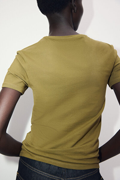 H&M Bedene Oturan Tişört