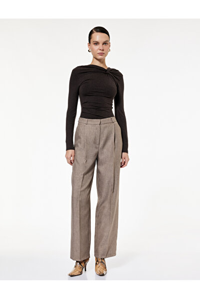 Koton Μακρυμάνικη μπλούζα με ασύμμετρο λαιμόκοψη και λεπτομέρεια με κόμπο