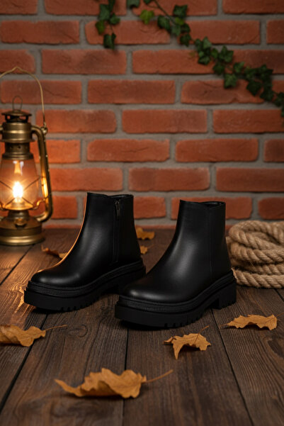 NOVELLAM SHOES Γυναικείες μαύρες μπότες Pera με εγγυημένη αδιάβροχη αντιολισθητική σόλα με ραμμένη σόλα