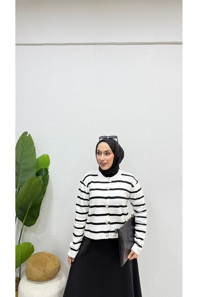 modasusev Ριγέ Πλεκτά Ζακέτα Hijab - Λεπτομέρεια με κουμπί