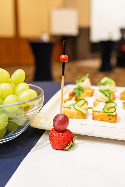 İthal Kırmızı Top Bambu Kürdan 9 cm, Parti, Sunum,hamburger, Kokteyl, Renkli,...