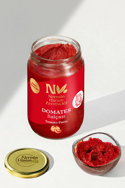 Nermin Hanım Zeytinliği Domates Salçası (675gr)