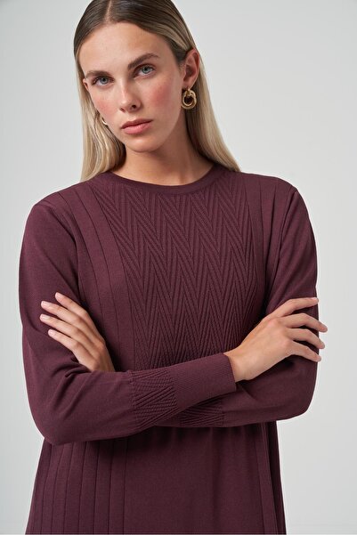 Nuss 509 Πλεκτό φόρεμα με σχέδιο μπορντό