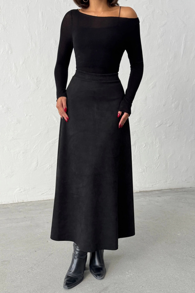 Lusin Woman's black midi length suede skirt