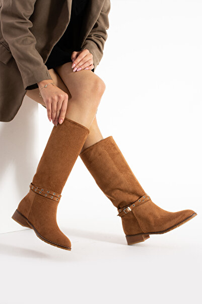 ELİSHA BUTİK Brogan Taba Süet Diz Altı Kemer Dataylı Kısa Topuklu Kadın Çizme
