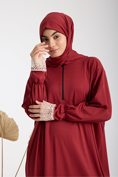 AKPİYYER دانتيلي. فستان صلاة إسلامي مع غطاء رأس بسحاب