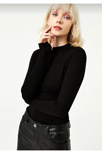 Lera Parmak geçirmeli body