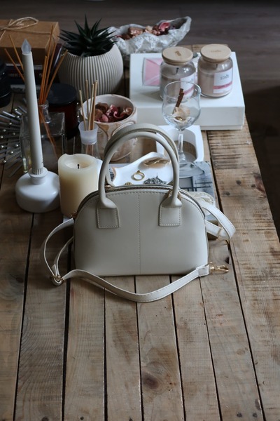 Moom Bag Women's Cream Holding Handle Adjustable Strap Shoulder Bag