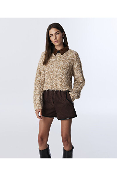 Twist Raw Edge Sweater with Contrast Collar