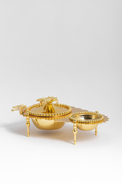 Bin Shihoun Golden date with golden legs