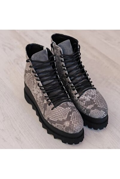 exclusives.ro Ghete dama - scurte - Lyon - imprimeu snake gri - talpa inalta - piele naturala