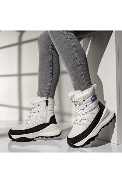 BMoD Women's white boots with a chunky sole MOD14082