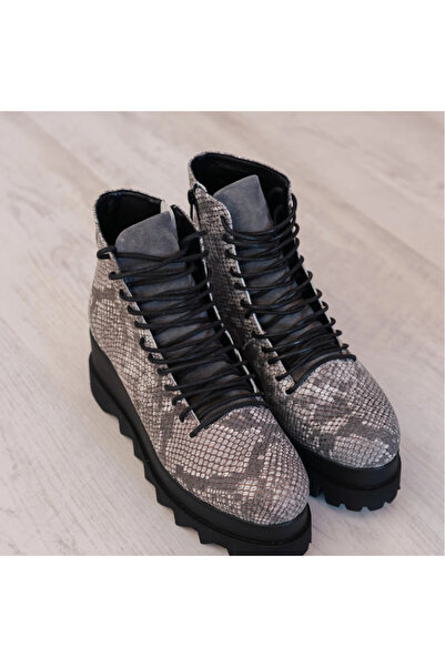 exclusives.ro Women's boots - short - Lyon - gray snake print - high sole - natural leather