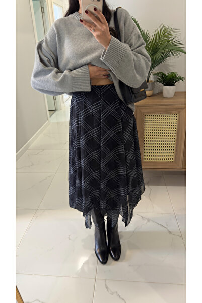 BİRCANÇİL Fusta Jana neagră în carouri asimetrică croială