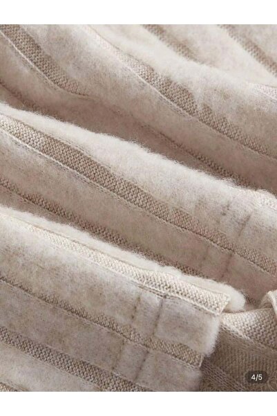 soBasic Блузка з м'яким трикотажем, коміром-човником і деталями швів