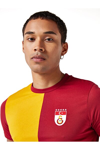 Galatasaray Lisanslı 5 Yıldızlı Parçalı Bayrak Logolu T-Shirt