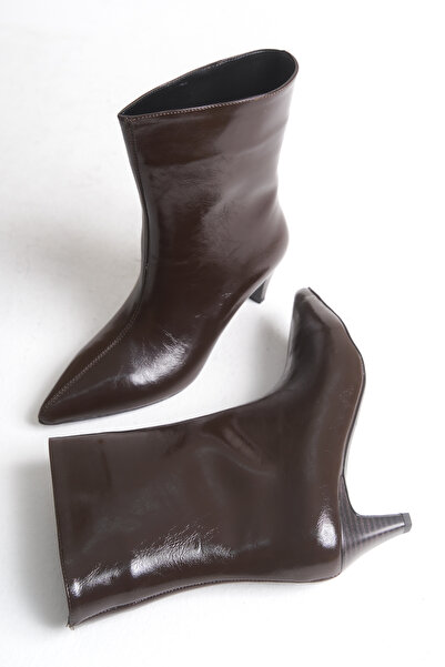 LDR Γυναικείες μπότες με τακούνι σε καφέ λουστρίνι με μυτερή μύτη