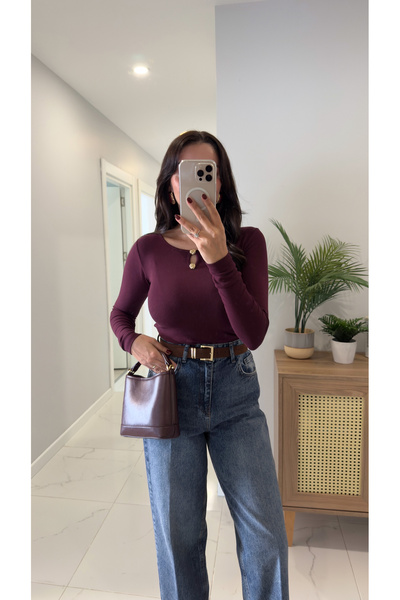 BİRCANÇİL Μπλούζα Kenry με χρυσή πόρπη σε μπορντό χρώμα