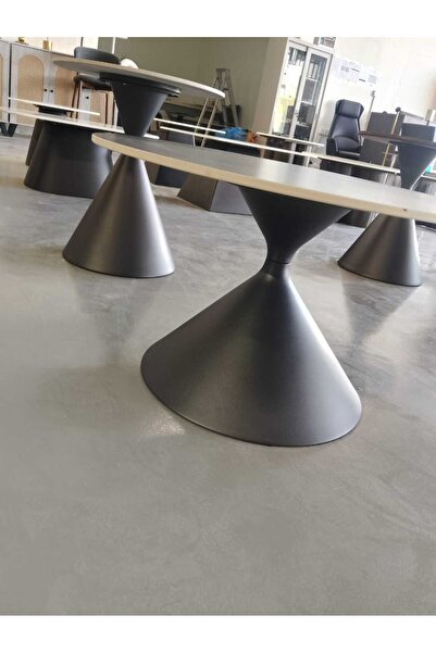 DEC49 Luxury table set with a modern and elegant design