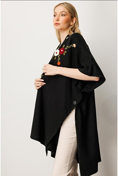 Mutlu Ertan Embroidered poncho