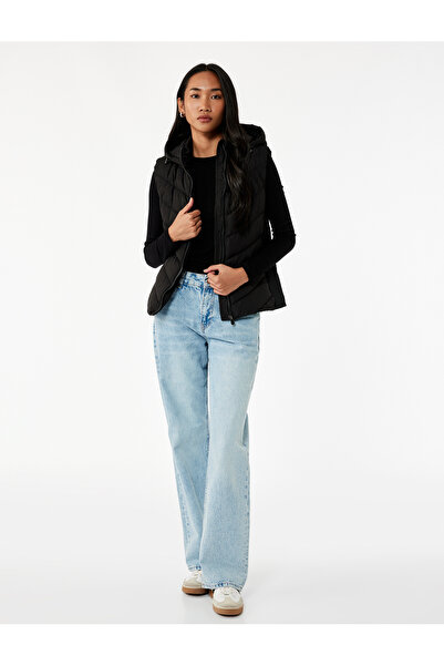 Koton Comfortable Fit Sleeveless Pocketed Zippered Hooded Inflatable Vest