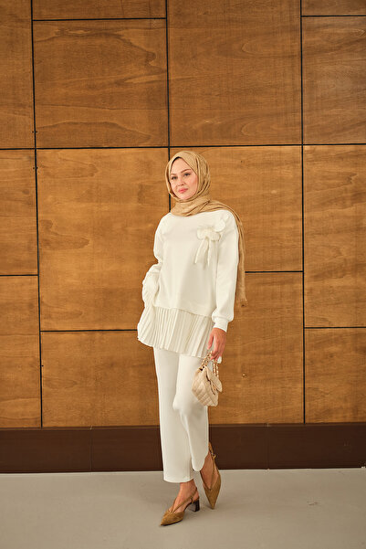 LOCCO Kadın Çiçek Detay Pliseli Takım Beyaz