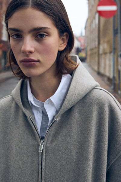 Bershka Yün efektli kapüşonlu ceket