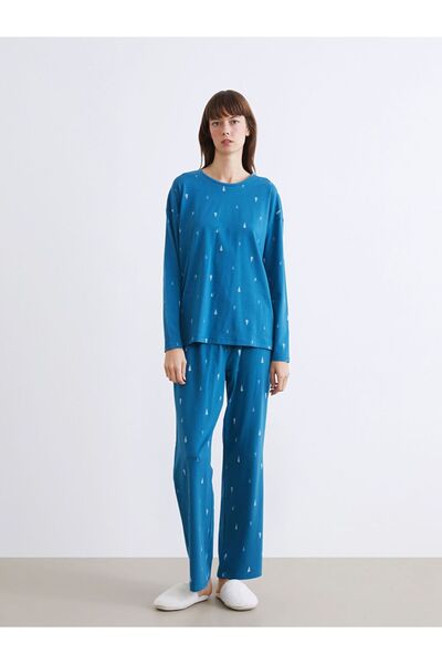 LC Waikiki Crew Neck Christmas Themed Women's Pajamas Set