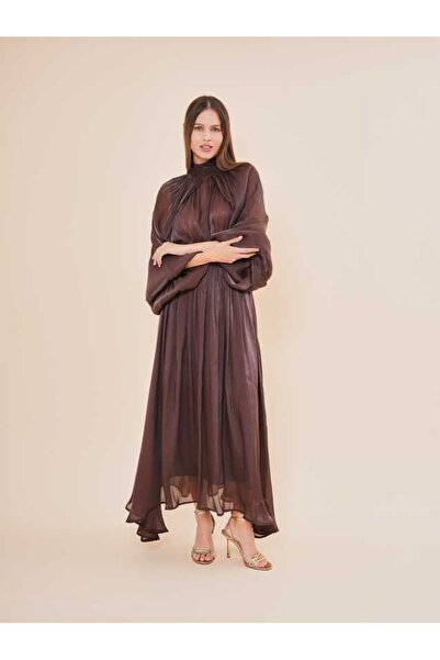 SERPİL Pelerin Kollu Fular Detaylı Uzun Saten Elbise 51193